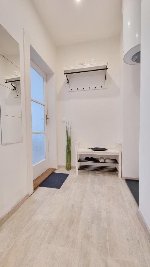Finnem Rentals Zikova Praha Exteriér fotografie